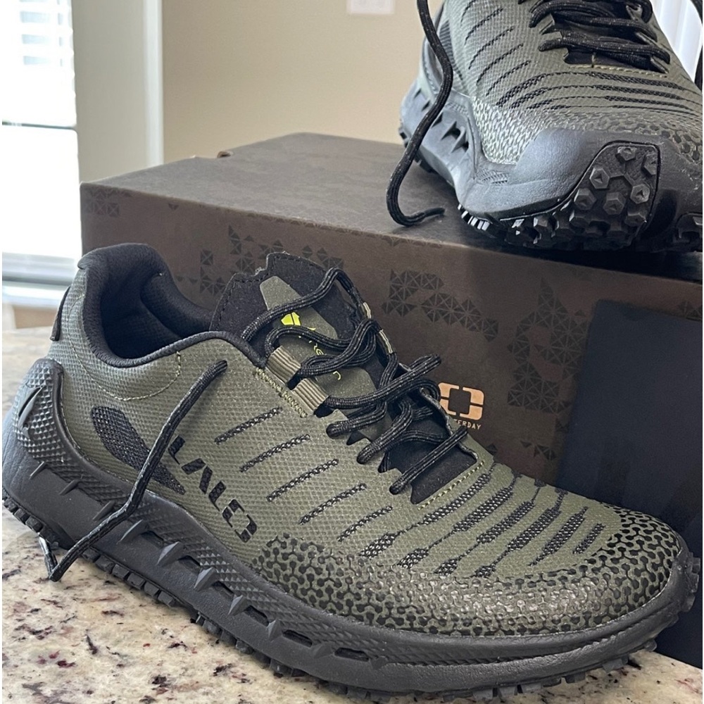 LALO NWT Zodiac running shoes size 7.5
